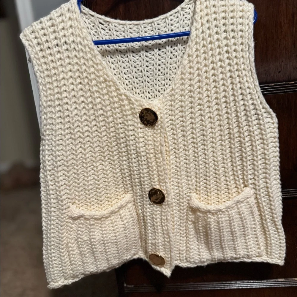 Chunky Cream Knit Gold Button-Up Sweater Vest - Picture 5 of 6